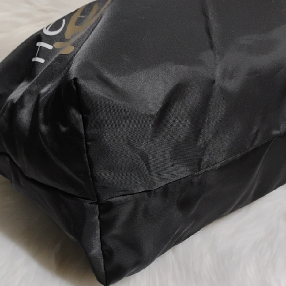 SALE! Henri Bendel Black & Gold Graffiti New York Nylon Like New Tote - Picture 7 of 13